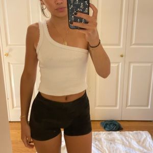 urban outfitters one shoulder crop top